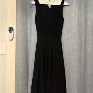 Elegant Black Sleeveless Dress
